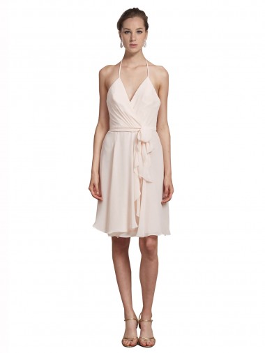 Großhandel Creme Rosa A-Linien Neckholder V-Ausschnitt Knielang Chiffon Kurze Brautjungfernkleider / Cocktailkleider / Heimkehr Kleider