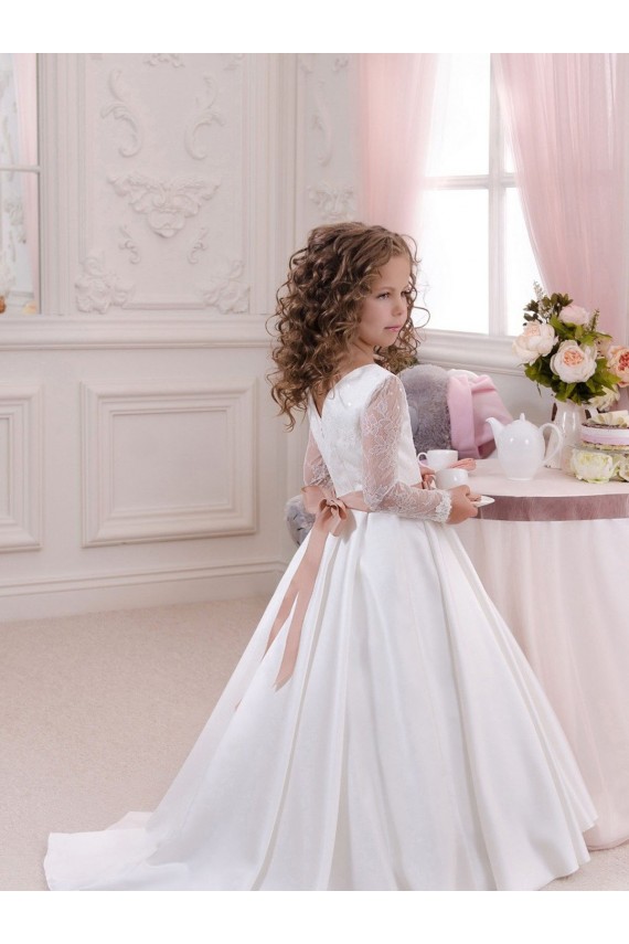 Großhandel Elfenbein Prinzessin V-Ausschnitt Kapelle-schleppe Satin Spitze Lange Blumenmädchenkleider