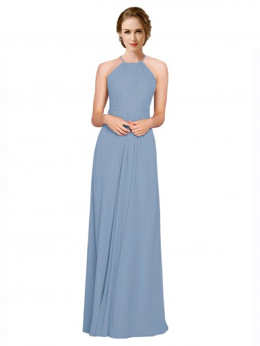 Großhandel Staubiges Blau A-Linien Neckholder Stehkragen Ausschnitt Chiffon Lange Brautjungfernkleider