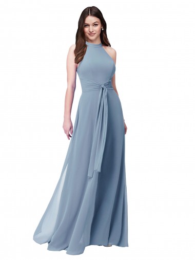 Großhandel Staubiges Blau A-Linien Neckholder Stehkragen Ausschnitt Chiffon Lange Brautjungfernkleider