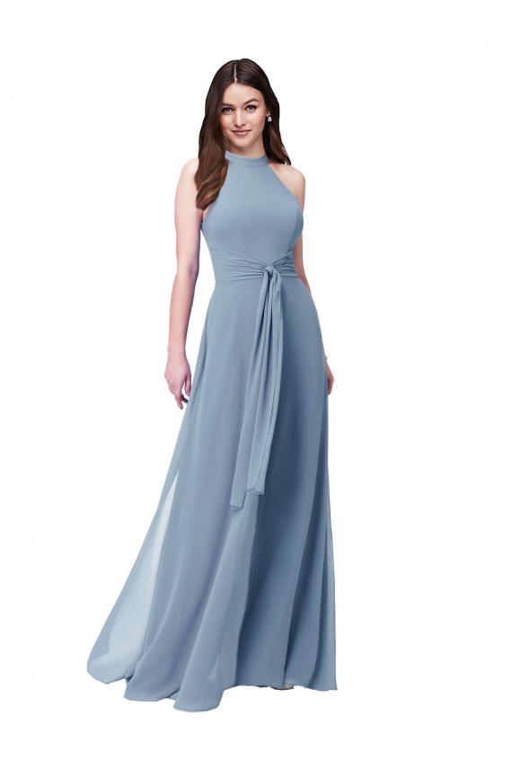 Großhandel Staubiges Blau A-Linien Neckholder Stehkragen Ausschnitt Chiffon Lange Brautjungfernkleider