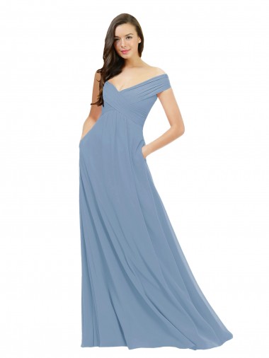 Großhandel Staubiges Blau A-Linien Off-Schulter Chiffon Lange Brautjungfernkleider