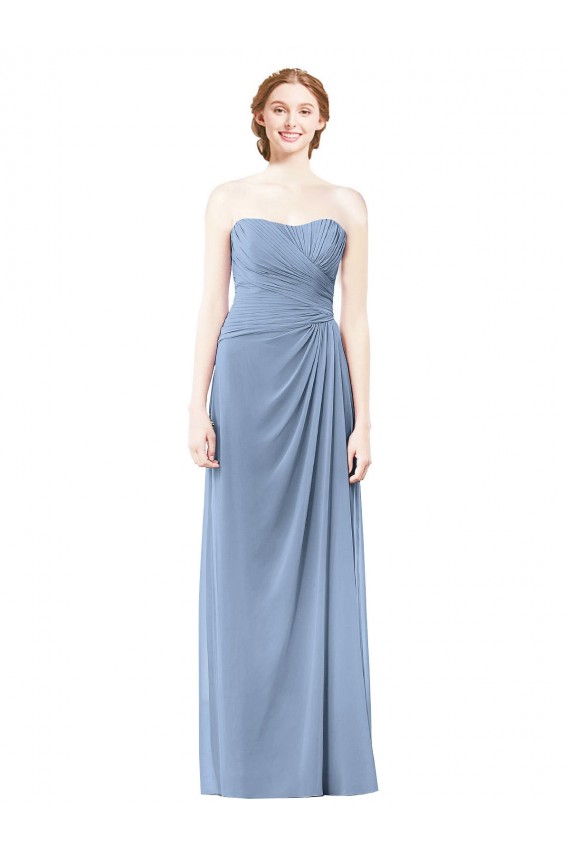 Großhandel Staubiges Blau A-Linien Trägerlos Chiffon Lange Brautjungfernkleider
