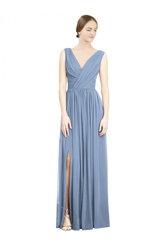 Großhandel Staubiges Blau A-Linien V-Ausschnitt Chiffon Lange Brautjungfernkleider